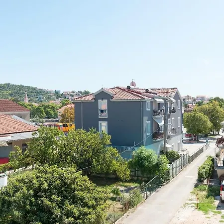 Narancin Πανσιόν