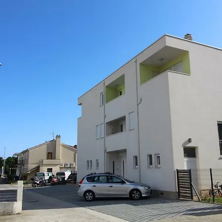 Guest house Narancin 3*