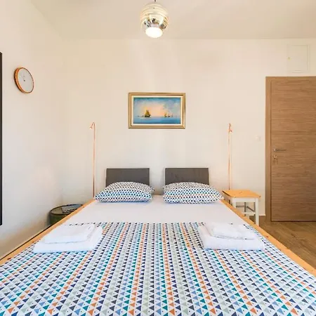 Guest house Narancin 2*